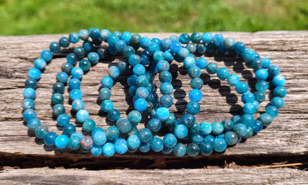 Blue Apatite - boosts metabolism, physical strength, achieving goals, bone and cardiovascular health