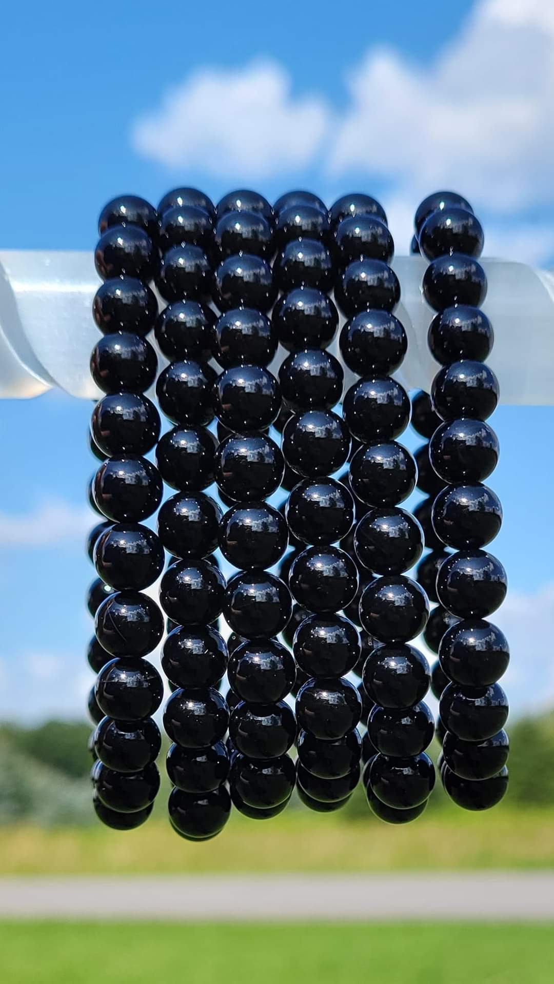 Black Onyx - alignment, entrepreneurship, release negativity, self-confidence, dispels nightmares